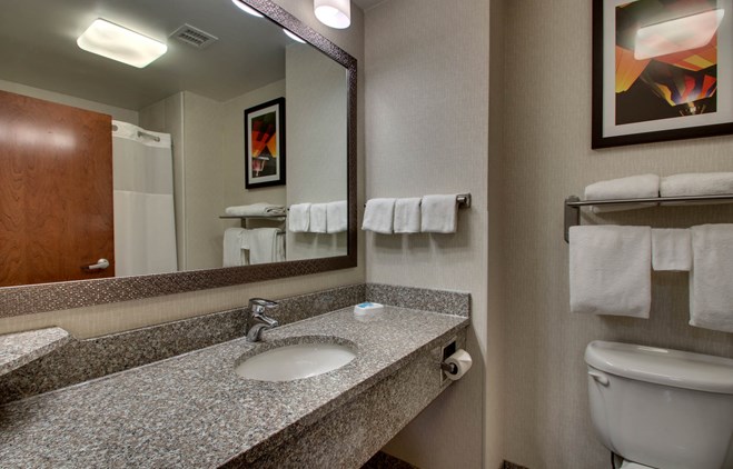 Drury Inn & Suites Findlay - Two-room Suite Guestroom
