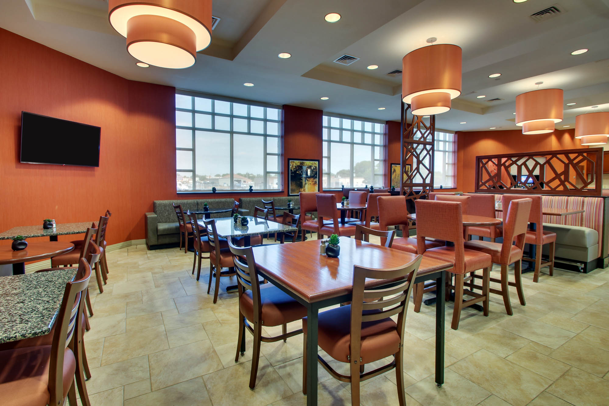 Drury Inn & Suites Findlay - Dining Area