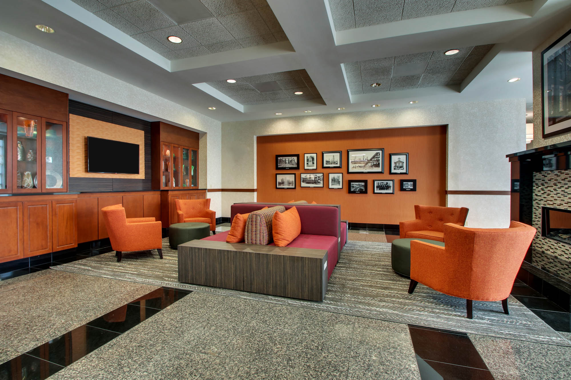 Drury Inn & Suites Findlay - Lobby