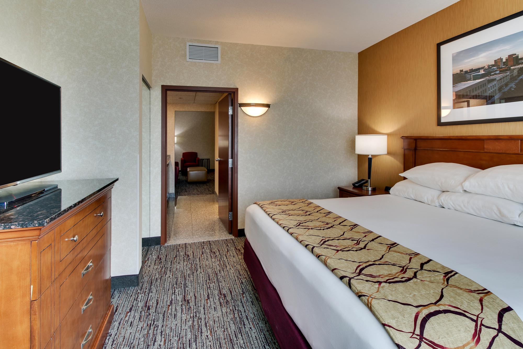 Drury Inn & Suites Meridian - Two-room Suite Guestroom