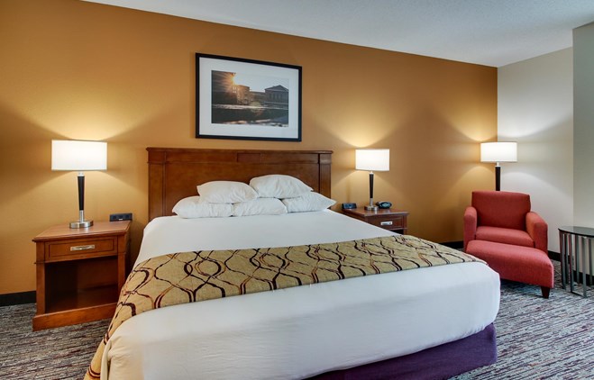 Drury Inn & Suites Meridian - Deluxe King Guestroom