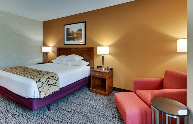 Drury Inn & Suites Meridian - Deluxe King Guestroom