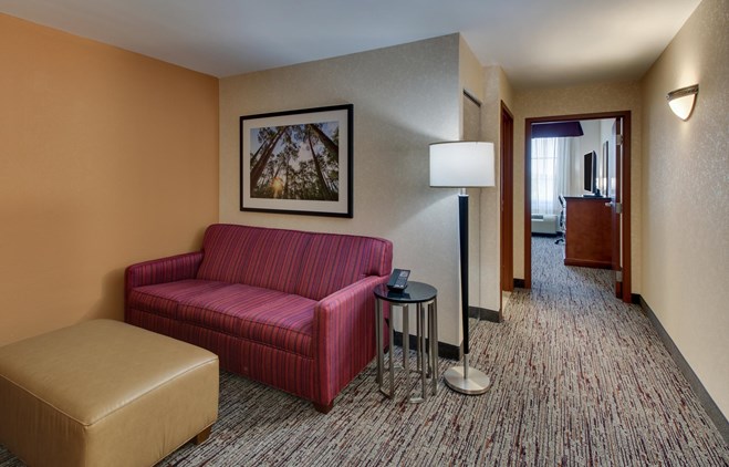 Drury Inn & Suites Meridian - Deluxe King Guestroom