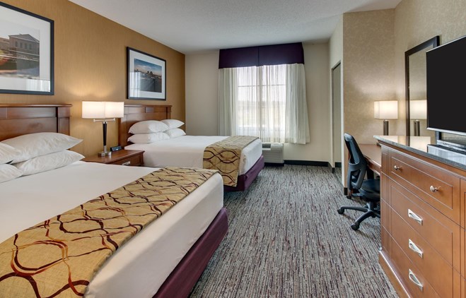 Drury Inn & Suites Meridian - Two-room Suite Guestroom