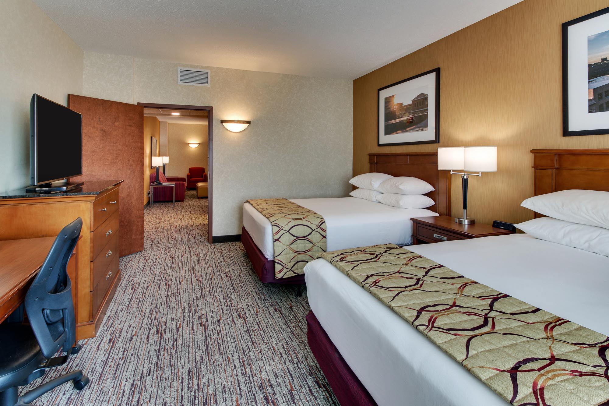 Drury Inn & Suites Meridian - Two-room Suite Guestroom