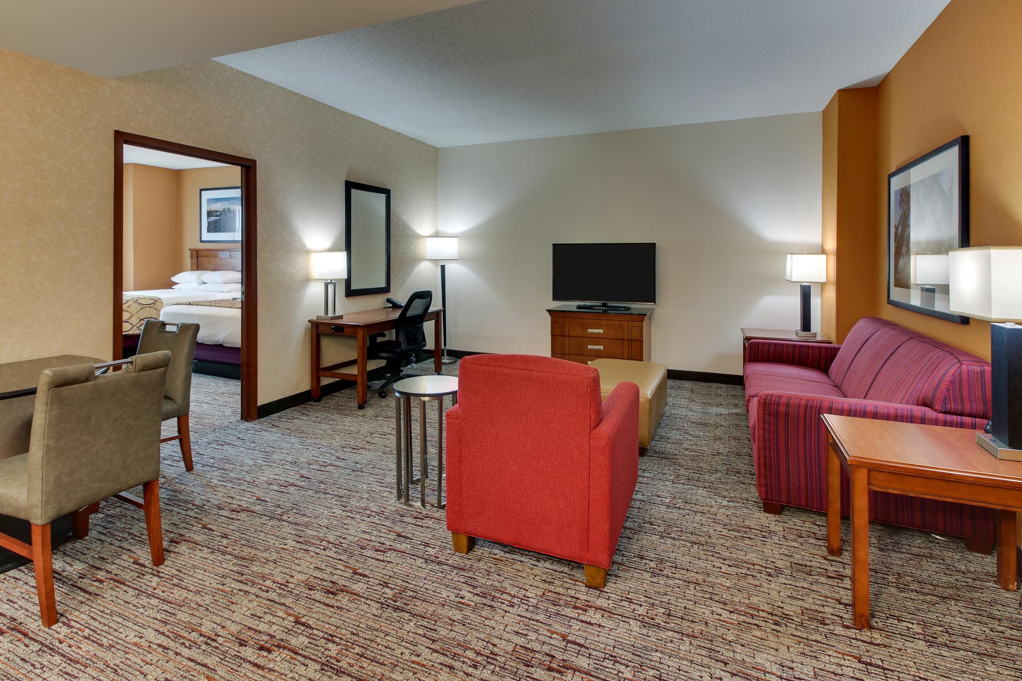 Drury Inn & Suites Meridian - Two-room Suite Guestroom