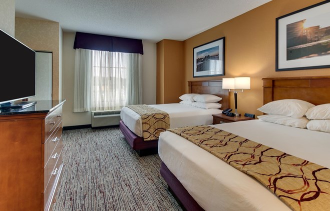 Drury Inn & Suites Meridian - Two-room Suite Guestroom