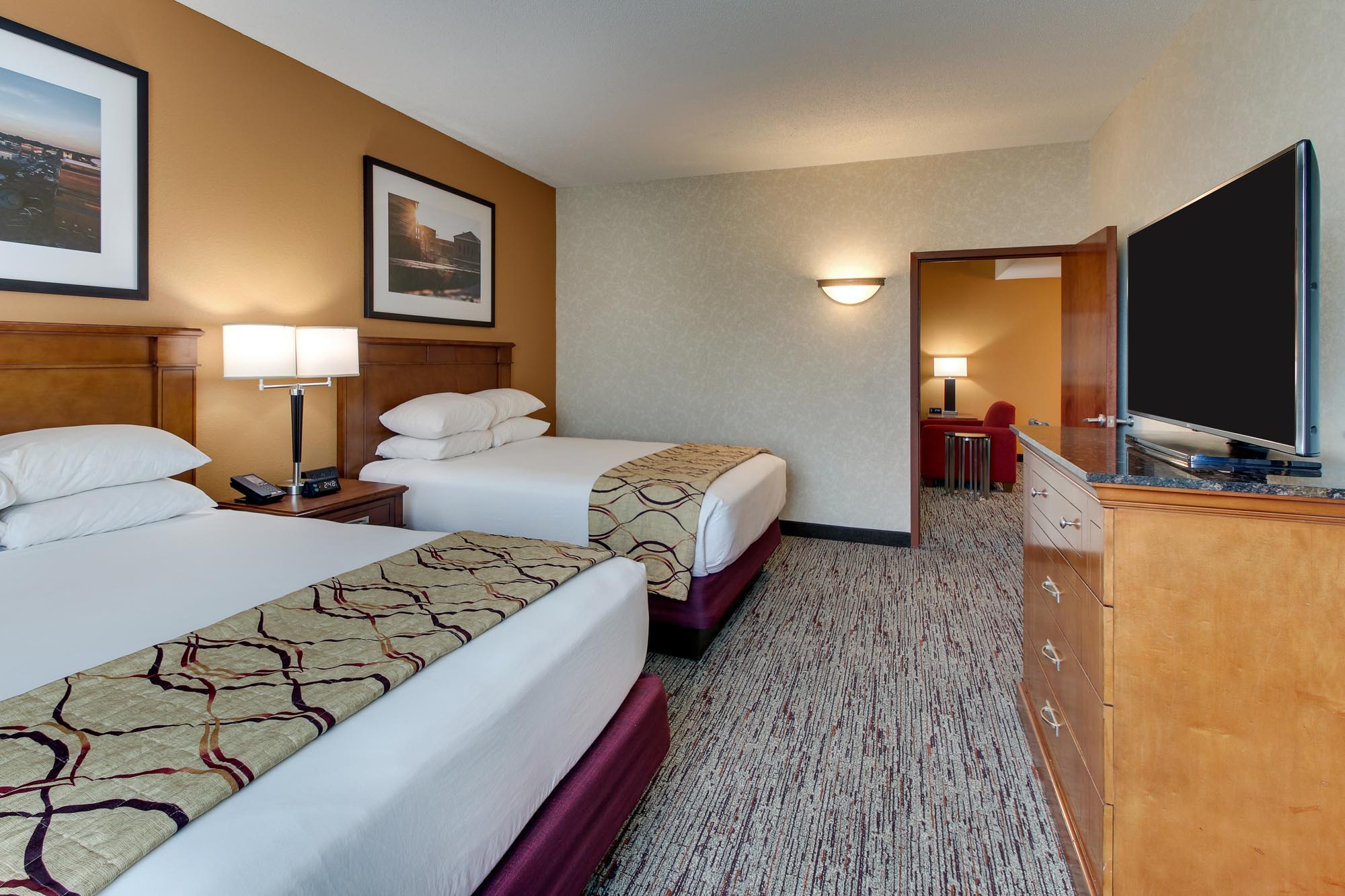 Drury Inn & Suites Meridian - Two-room Suite Guestroom