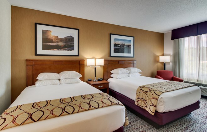 Drury Inn & Suites Meridian - Deluxe Queen Guestroom