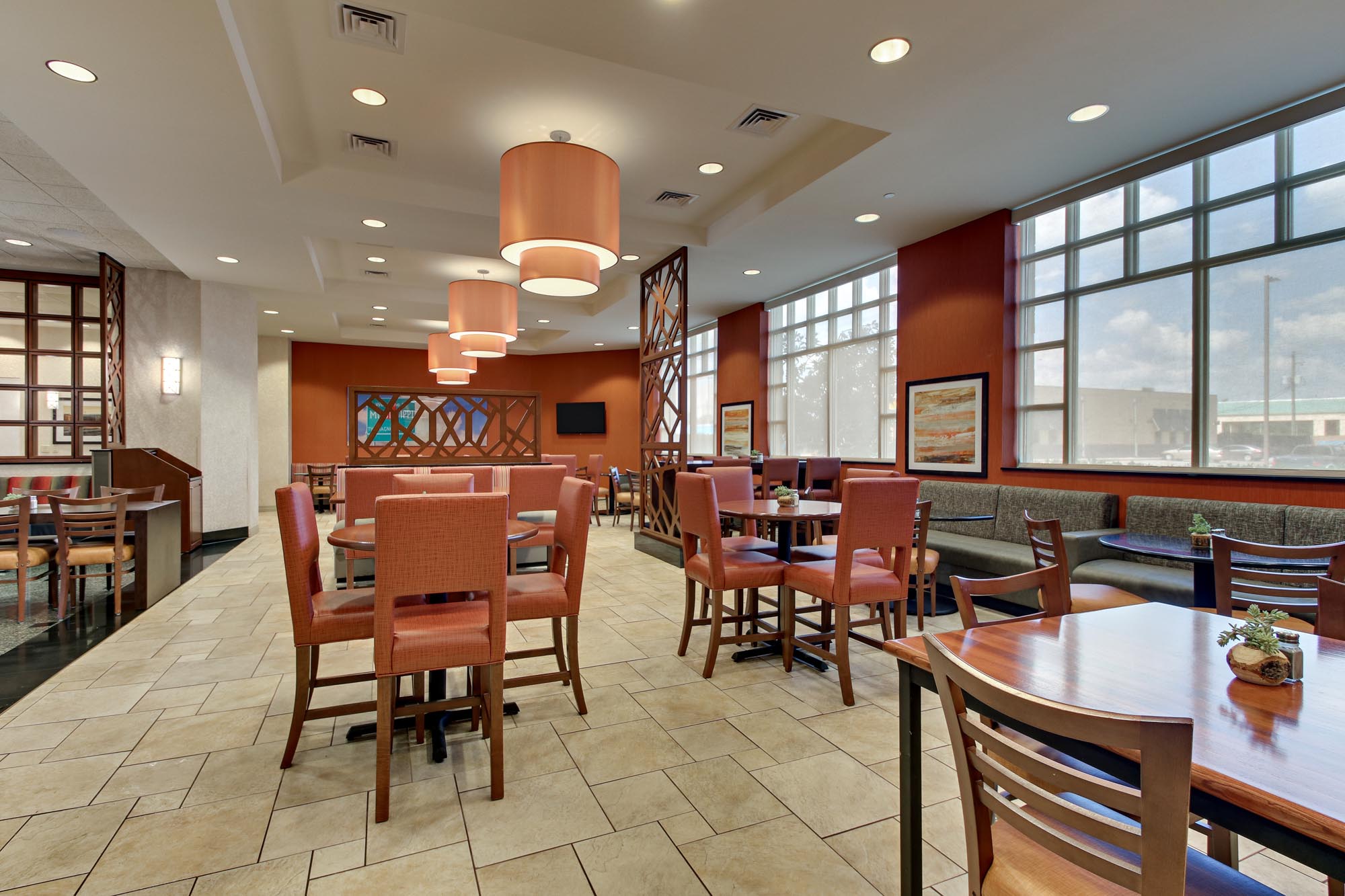 Drury Inn & Suites Meridian - Dining Area