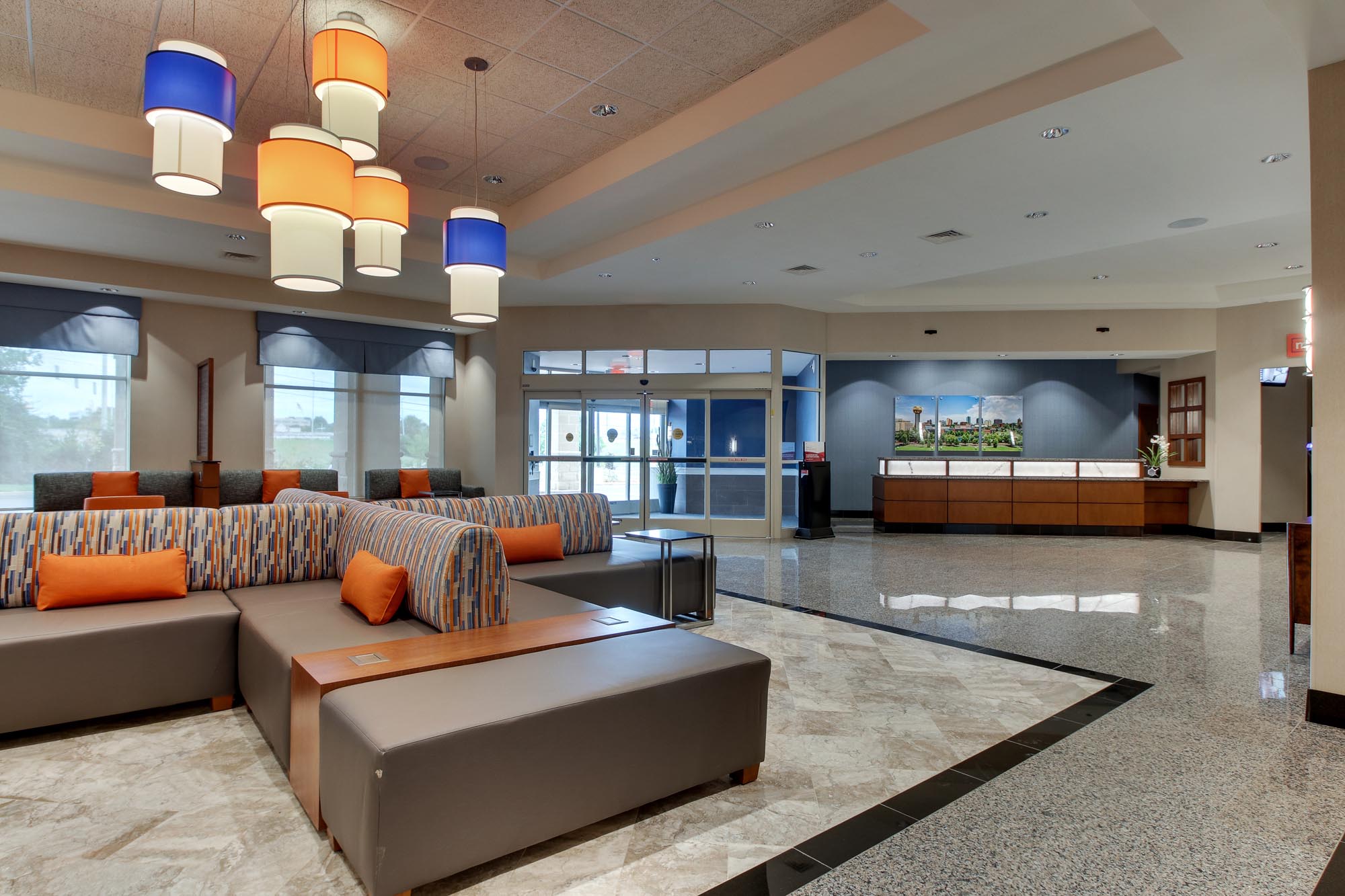 Drury Inn & Suites Knoxville - Lobby