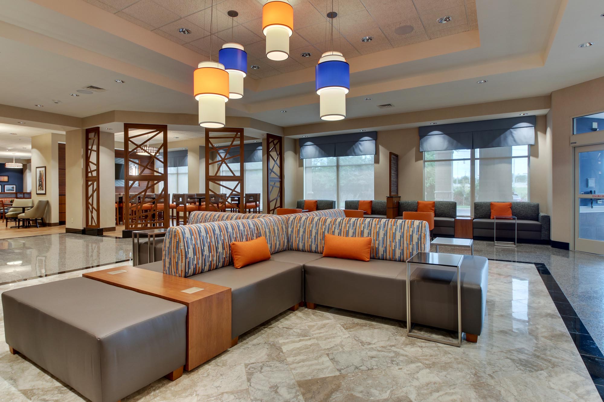 Drury Inn & Suites Knoxville - Lobby