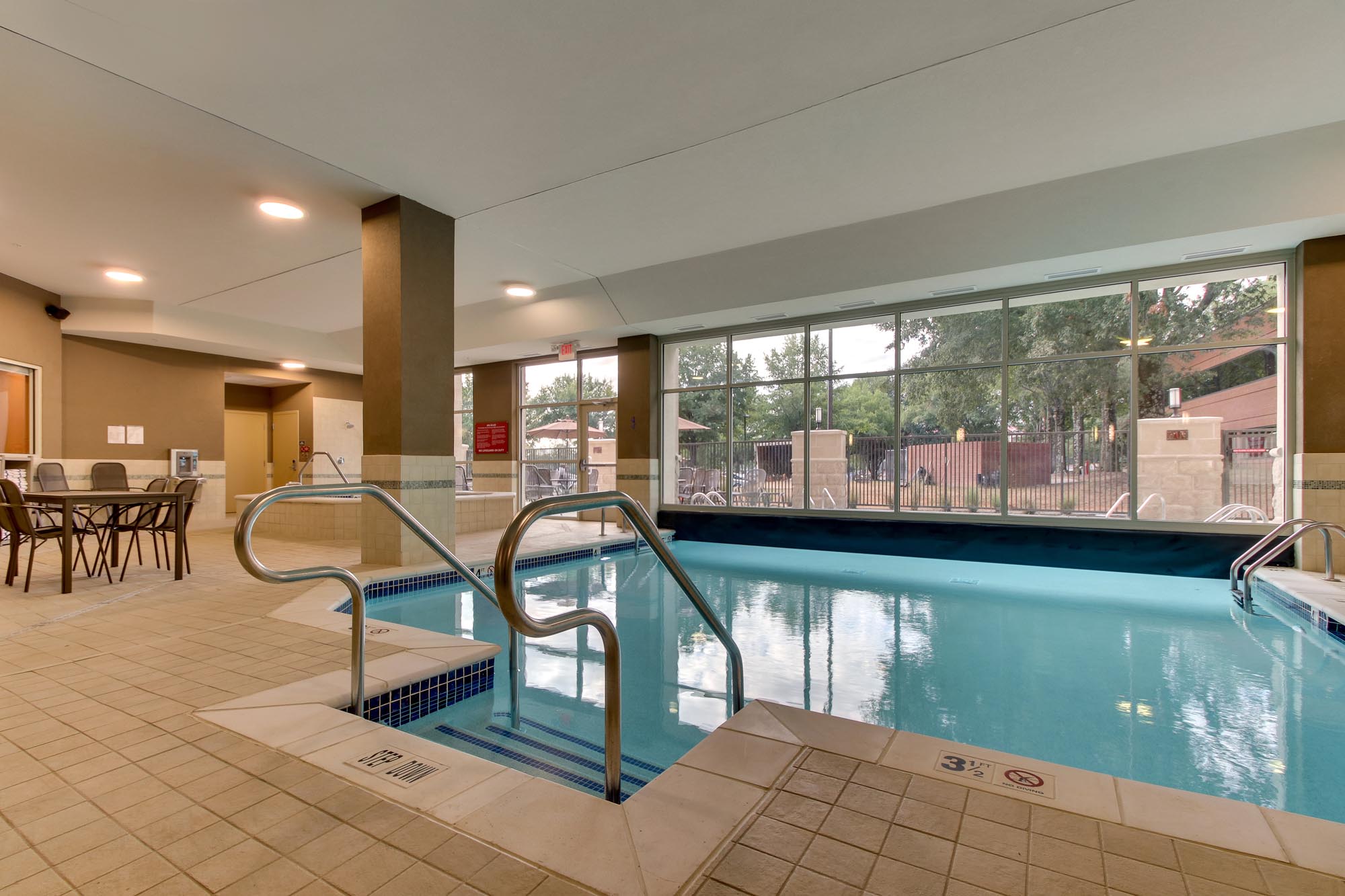 Drury Inn & Suites Knoxville - Indoor/Outdoor Pool