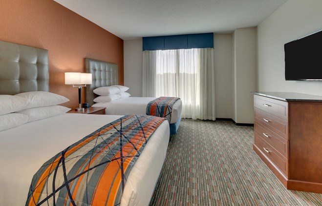 Drury Inn & Suites Knoxville - Two-room Suite Guestroom
