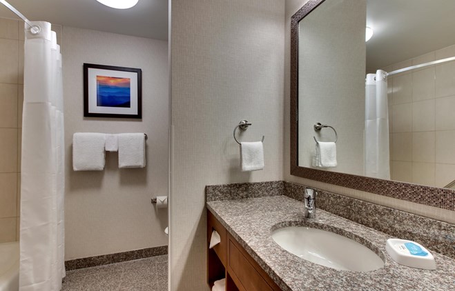 Drury Inn & Suites Knoxville - Bathroom