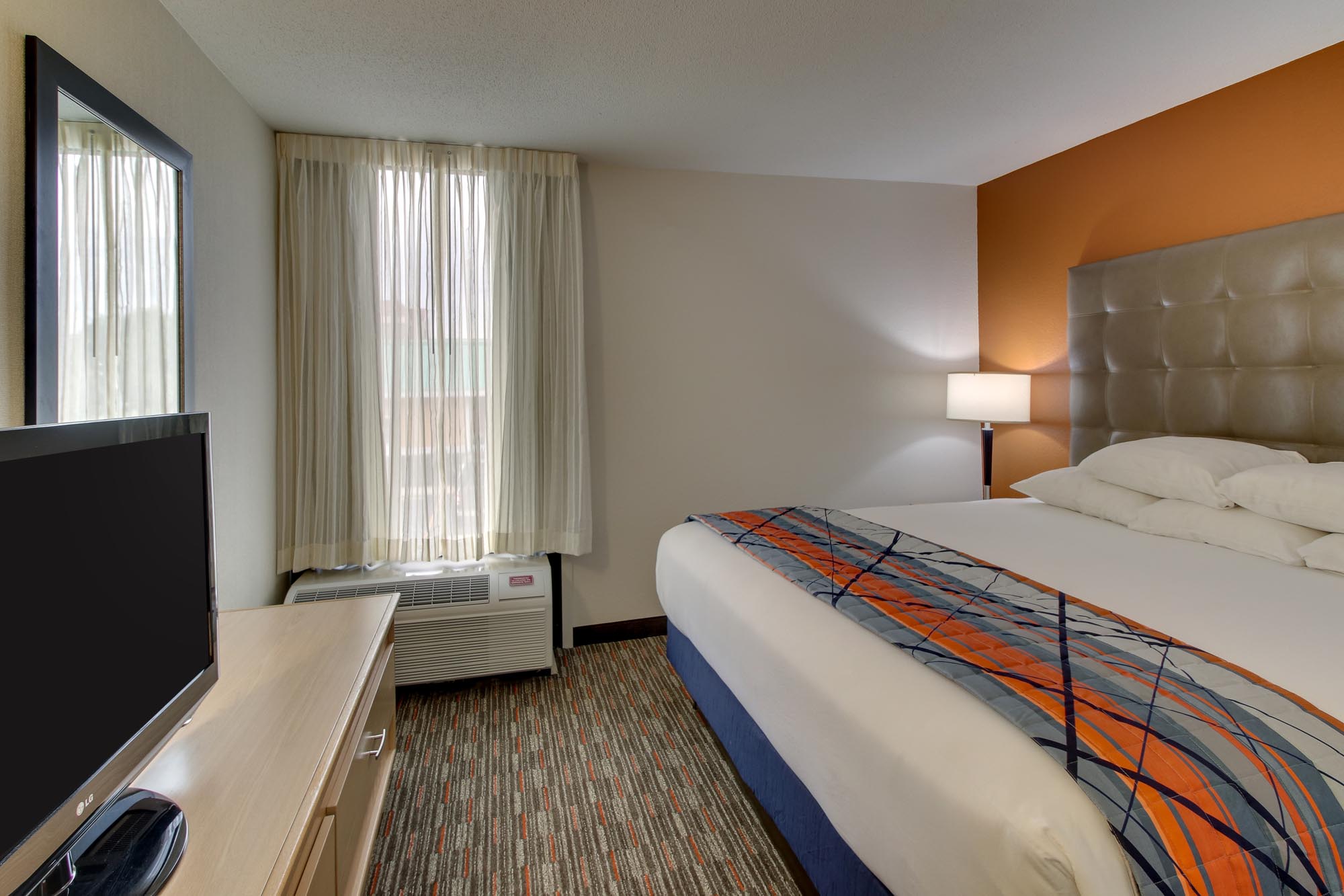 Pear Tree Inn Cape Girardeau West - Two-room Suite Guestroom