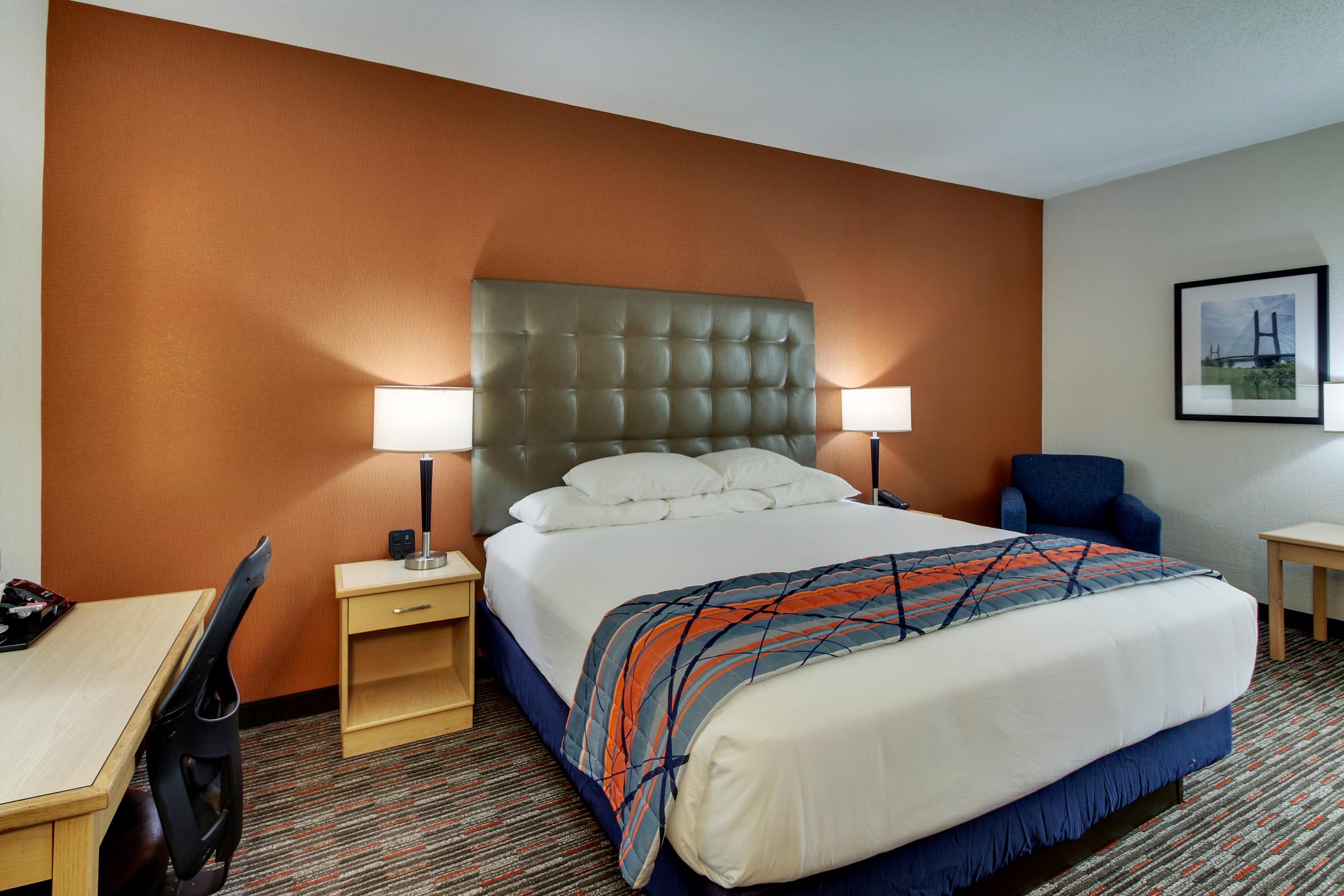 Pear Tree Inn Cape Girardeau West - Deluxe King Guestroom