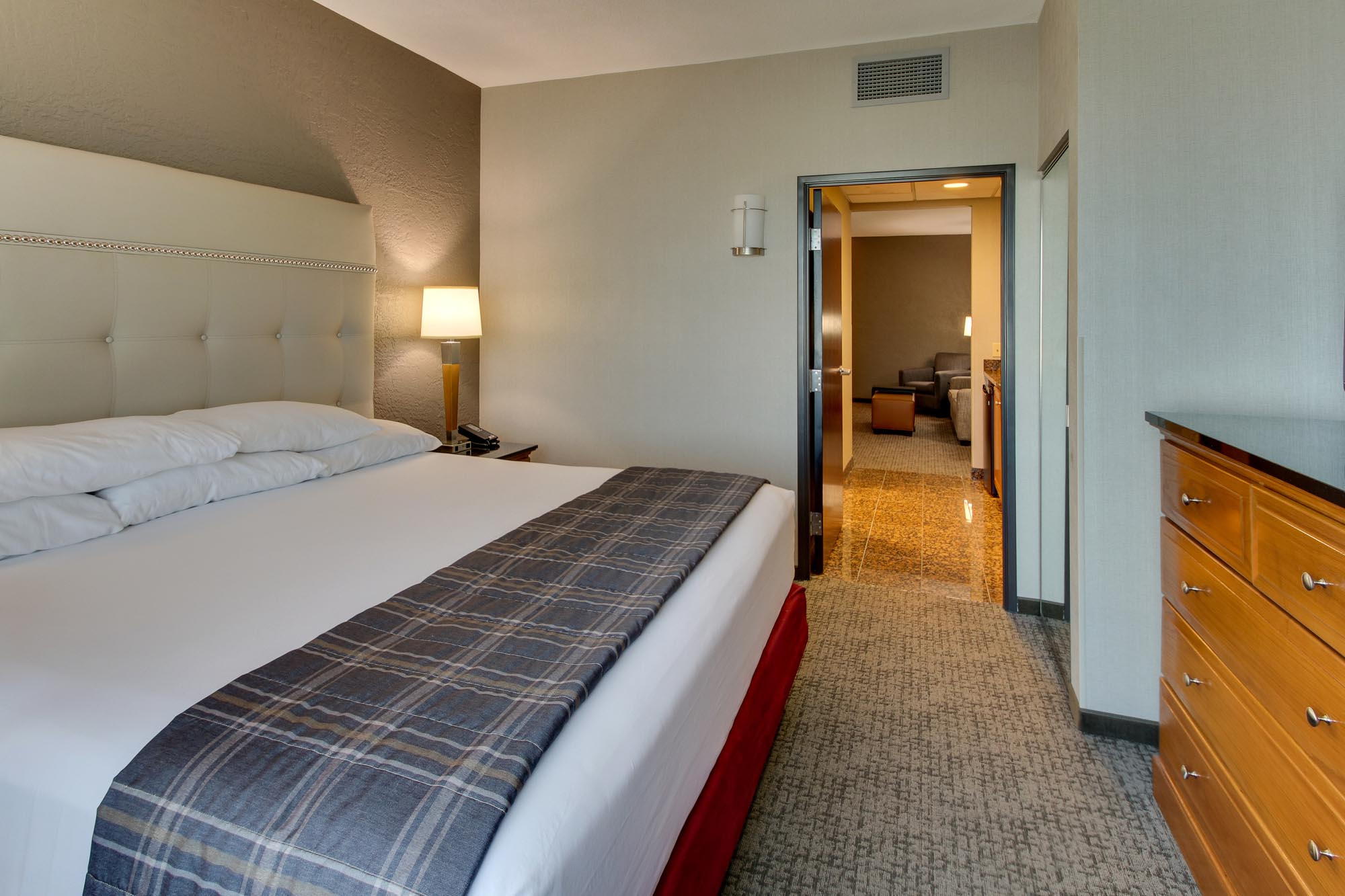 Drury Inn & Suites Phoenix Happy Valley - Two-room Suite Guestroom