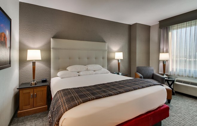 Drury Inn & Suites Phoenix Happy Valley - Deluxe King Guestroom