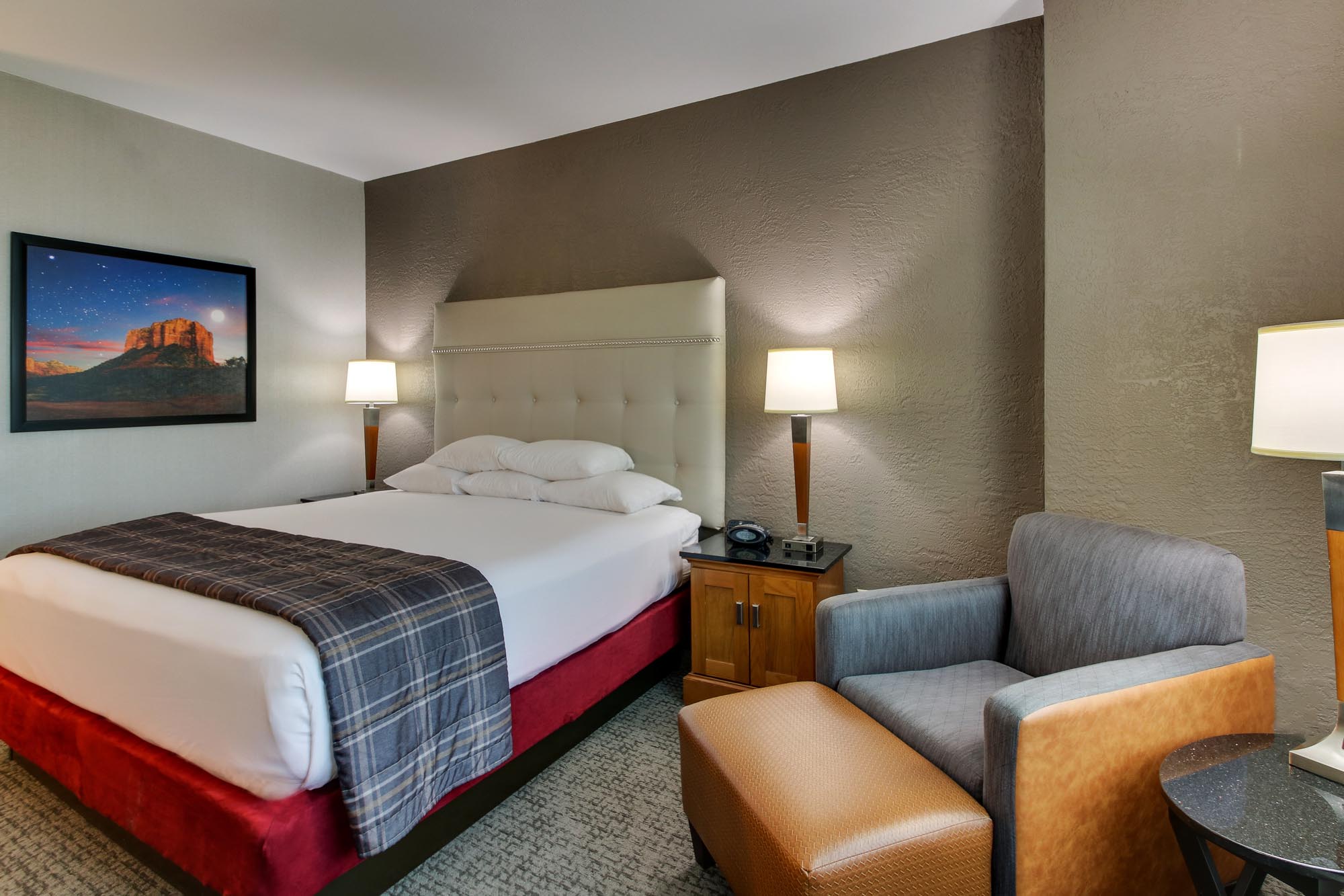 Drury Inn & Suites Phoenix Happy Valley - Deluxe King Guestroom