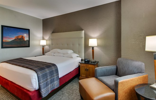 Drury Inn & Suites Phoenix Happy Valley - Deluxe King Guestroom