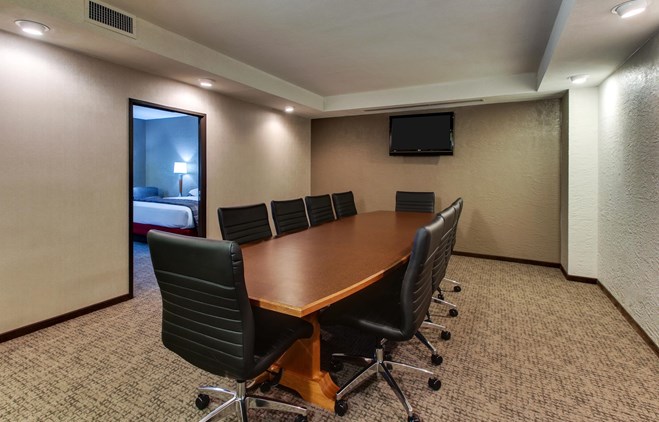 Drury Inn & Suites Phoenix Happy Valley - Deluxe King Guestroom