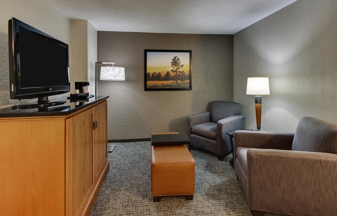 Drury Inn & Suites Phoenix Happy Valley - Deluxe King Guestroom