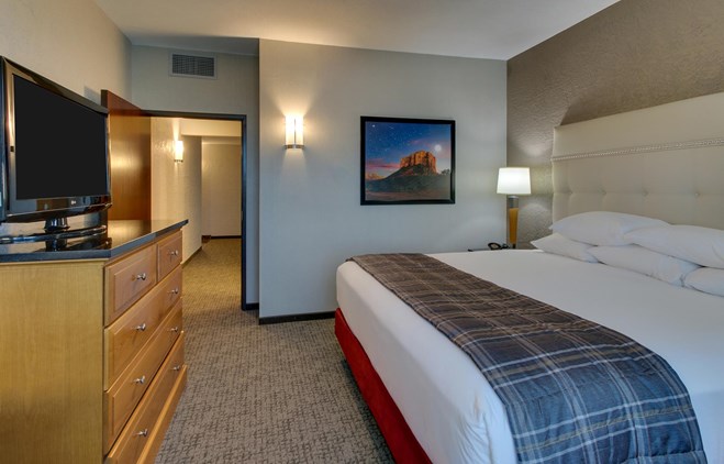 Drury Inn & Suites Phoenix Happy Valley - Deluxe King Guestroom