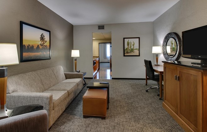 Drury Inn & Suites Phoenix Happy Valley - Two-room Suite Guestroom