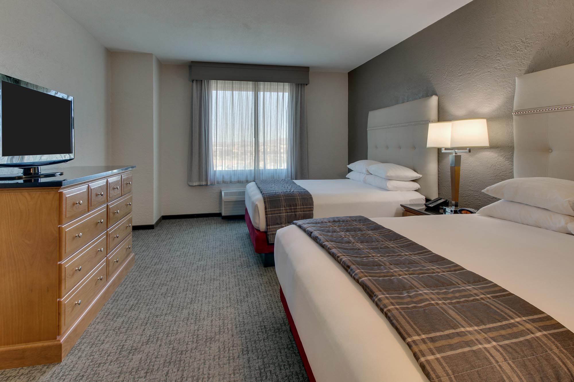 Drury Inn & Suites Phoenix Happy Valley - Two-room Suite Guestroom