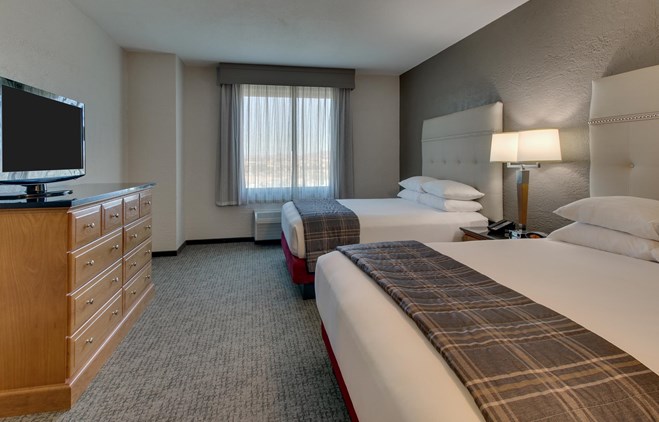 Drury Inn & Suites Phoenix Happy Valley - Two-room Suite Guestroom