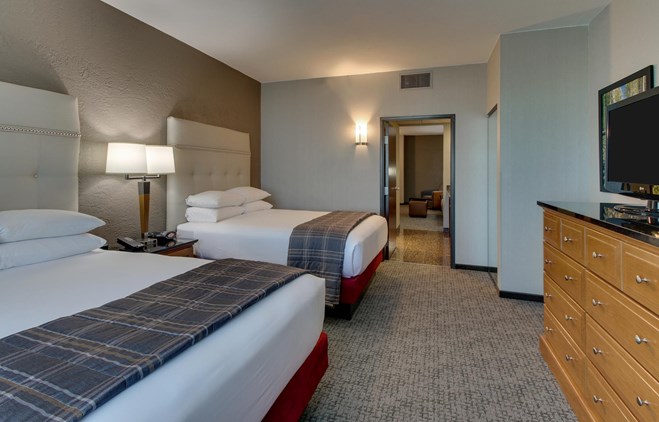 Drury Inn & Suites Phoenix Happy Valley - Two-room Suite Guestroom