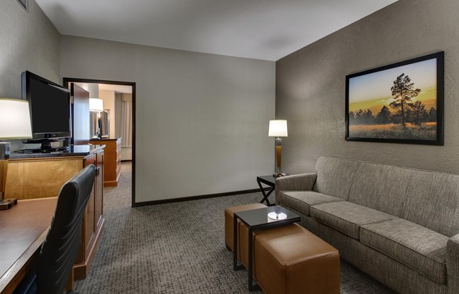 Drury Inn & Suites Phoenix Happy Valley - Two-room Suite Guestroom