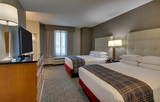 Drury Inn & Suites Phoenix Happy Valley - Two-room Suite Guestroom