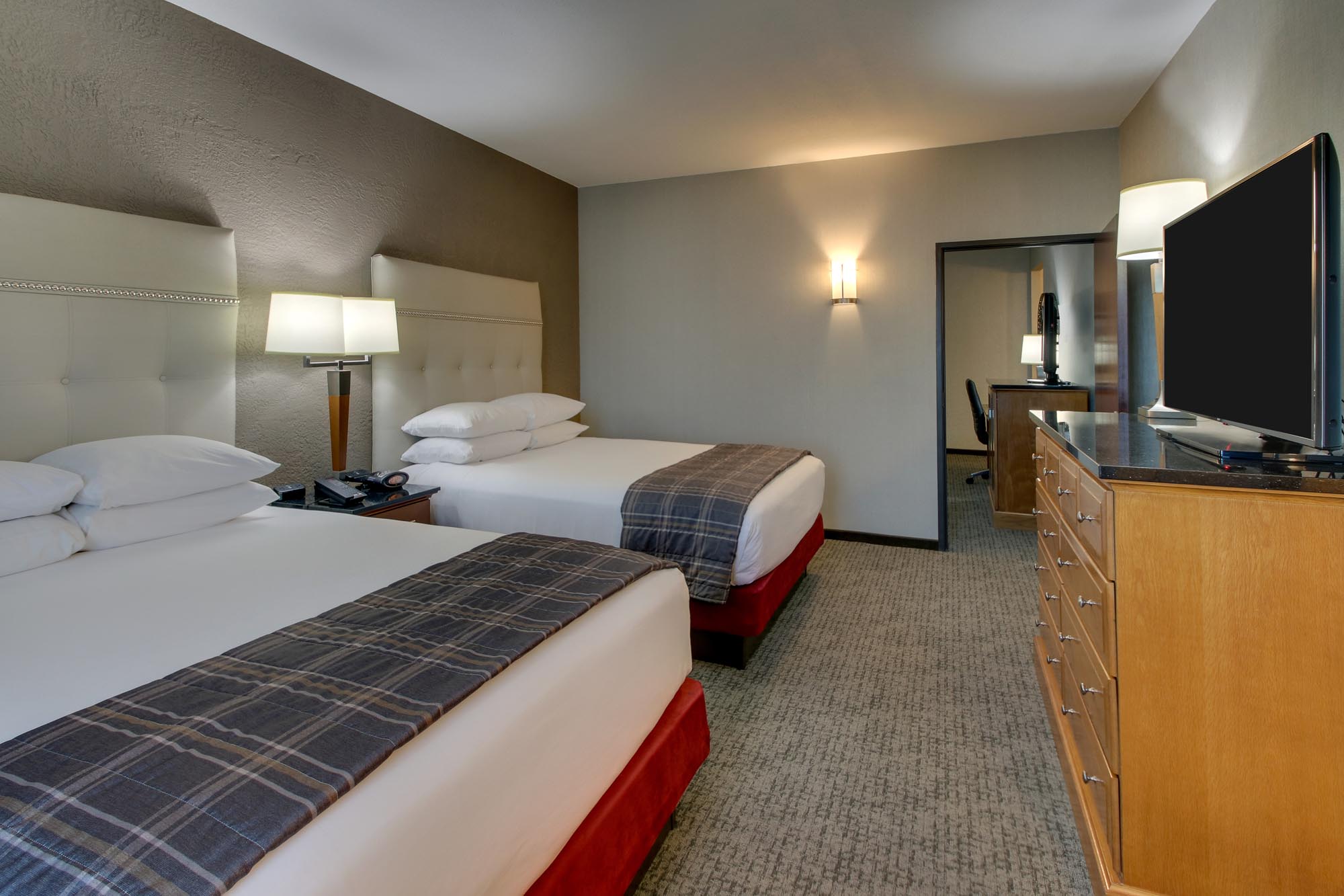 Drury Inn & Suites Phoenix Happy Valley - Two-room Suite Guestroom