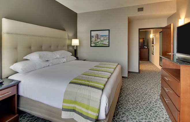 Drury Inn & Suites Columbus Polaris - Two-room Suite Guestroom
