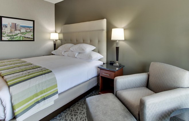 Drury Inn & Suites Columbus Polaris - Deluxe King Guestroom