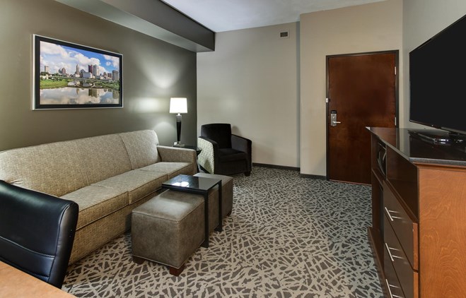 Drury Inn & Suites Columbus Polaris - Two-room Suite Guestroom