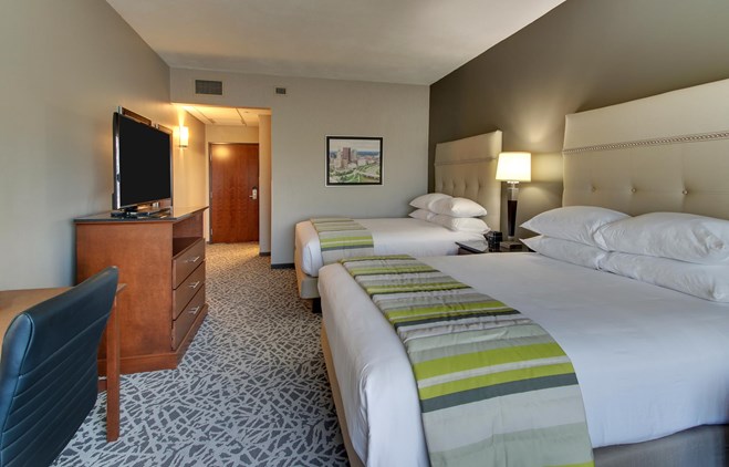 Drury Inn & Suites Columbus Polaris - Deluxe Queen Guestroom