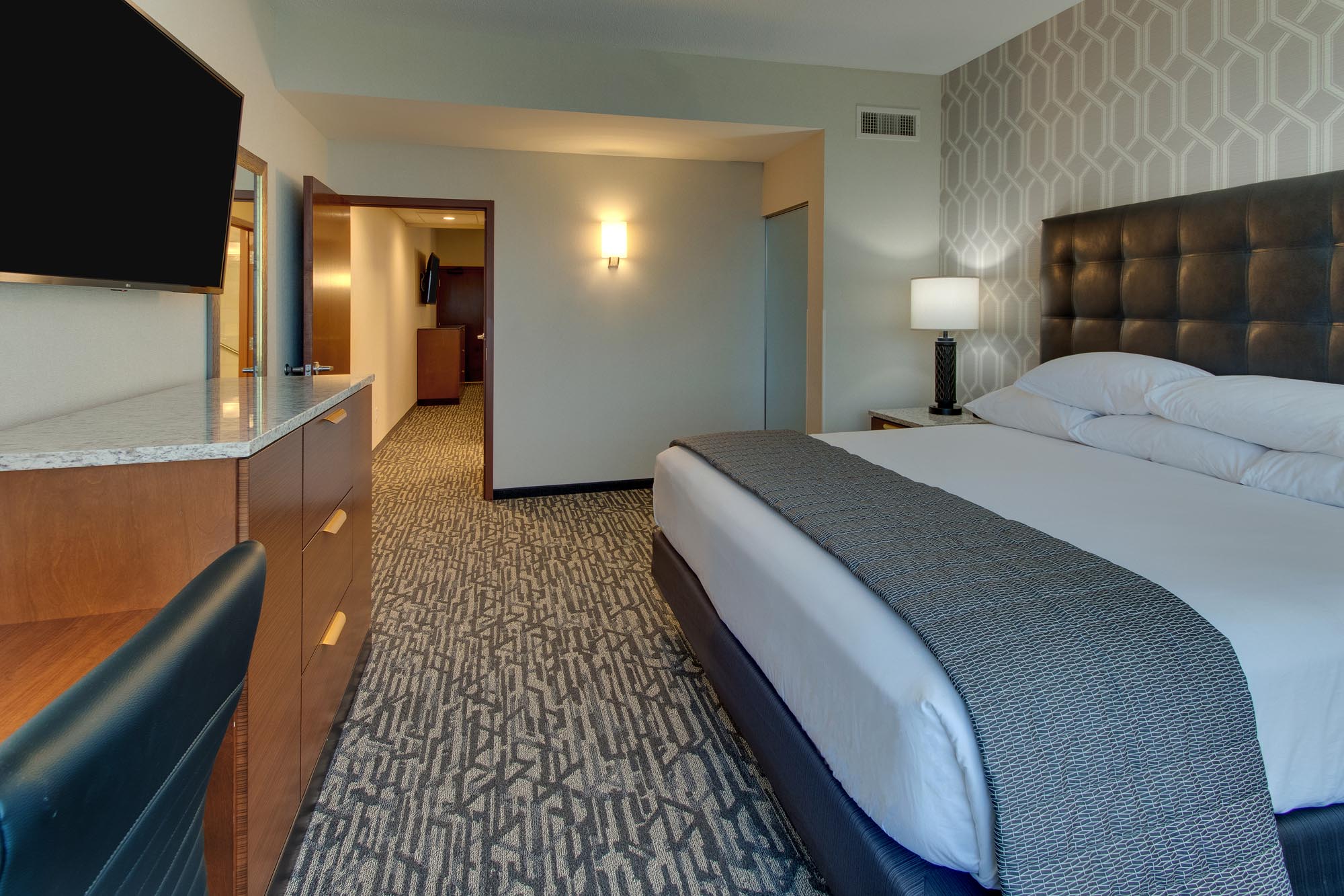 Drury Plaza Hotel Nashville Downtown - Two-room Suite Guestroom