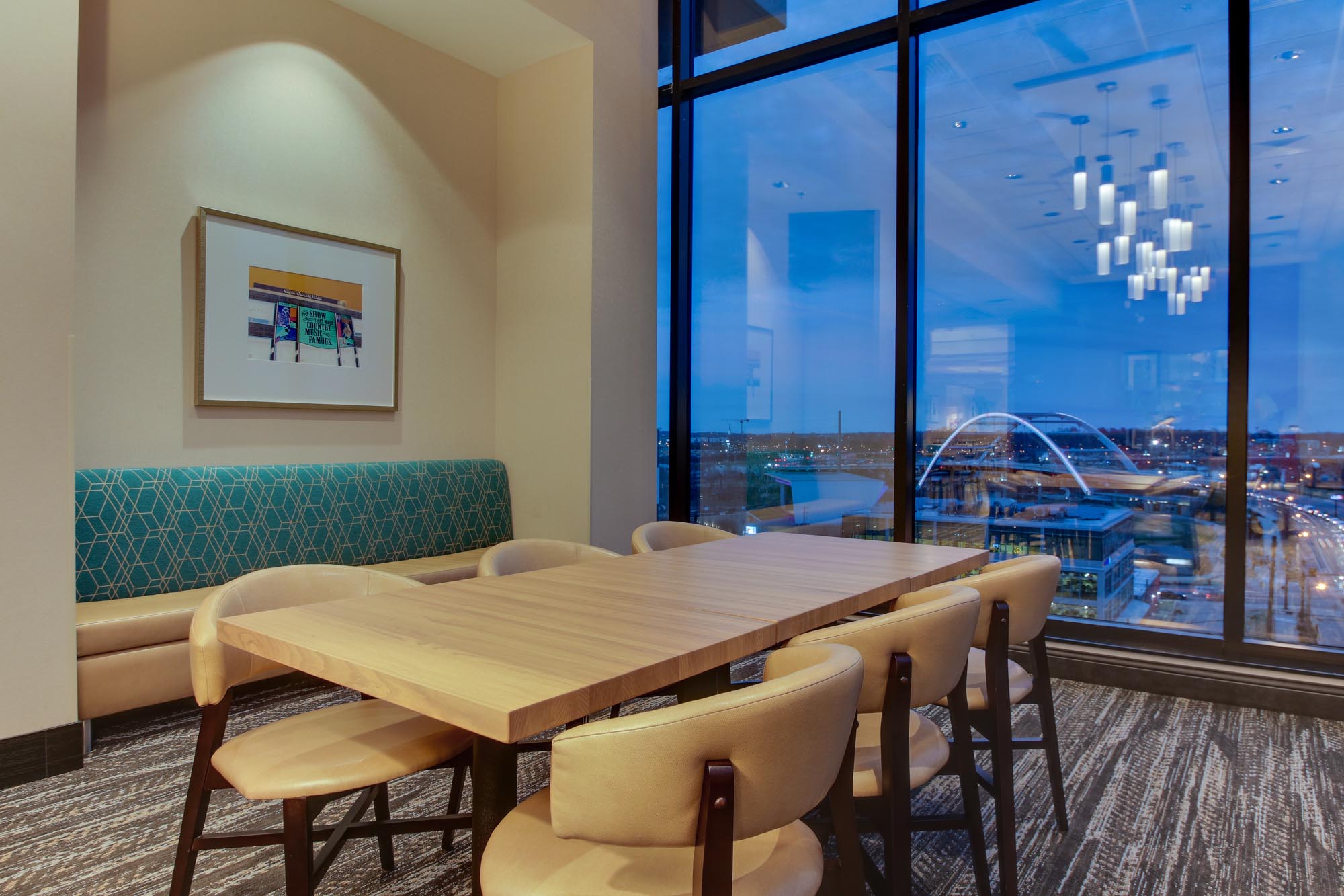 Drury Plaza Hotel Nashville Downtown - Kitchen and Bar