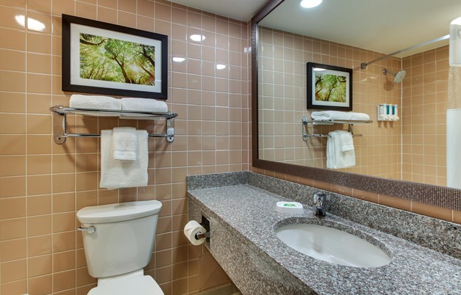 Pear Tree Inn Arnold - Bathroom