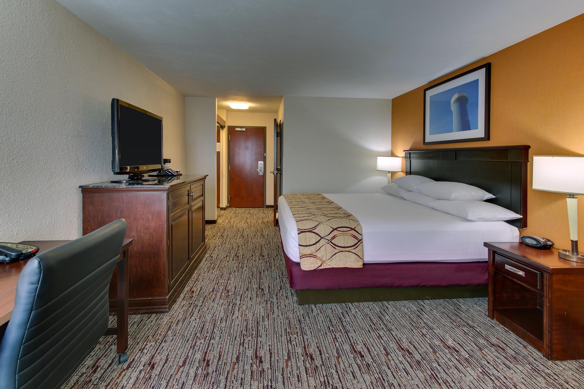 Pear Tree Inn Arnold - Deluxe King Guestroom