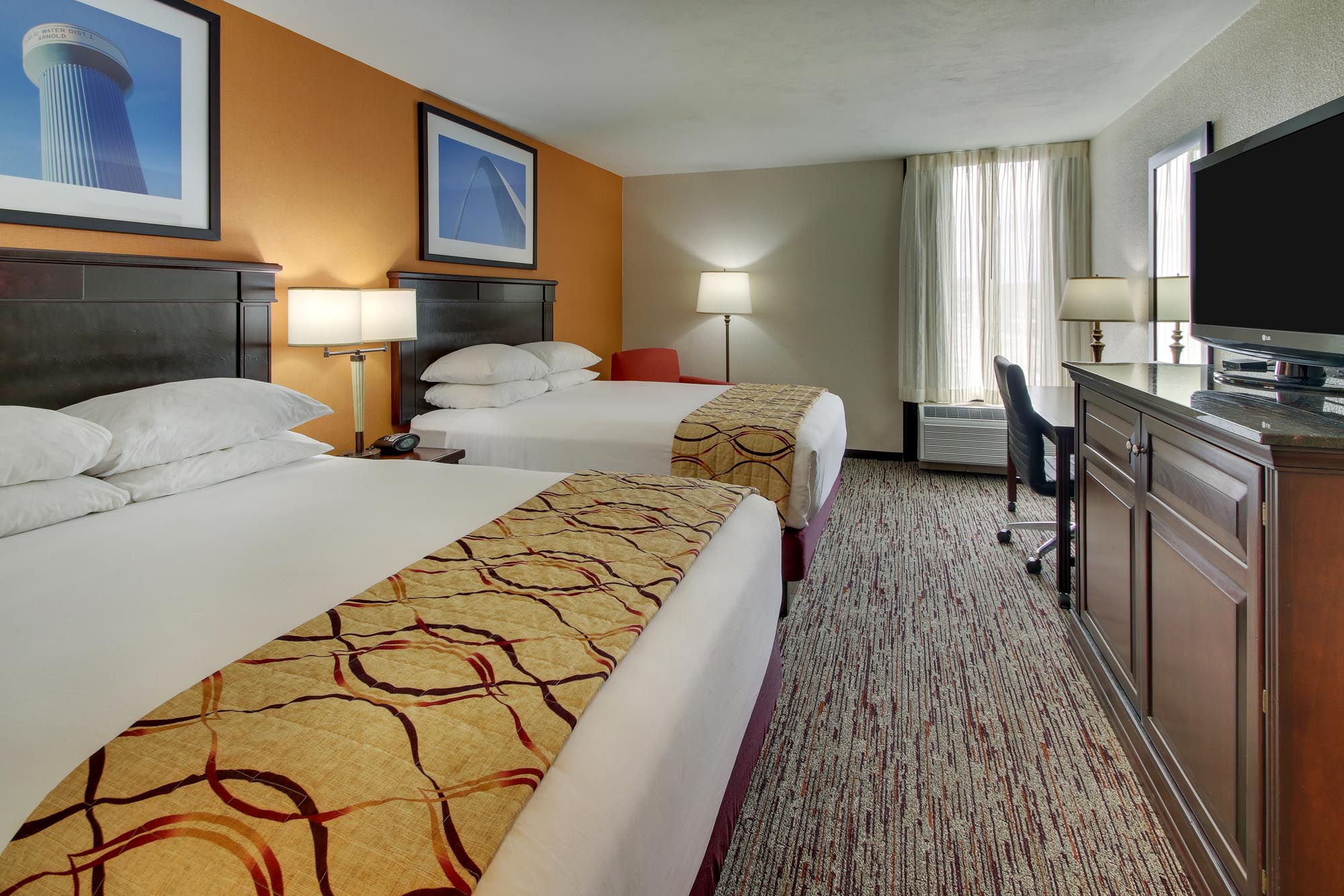 Pear Tree Inn Arnold - Deluxe Queen Guestroom