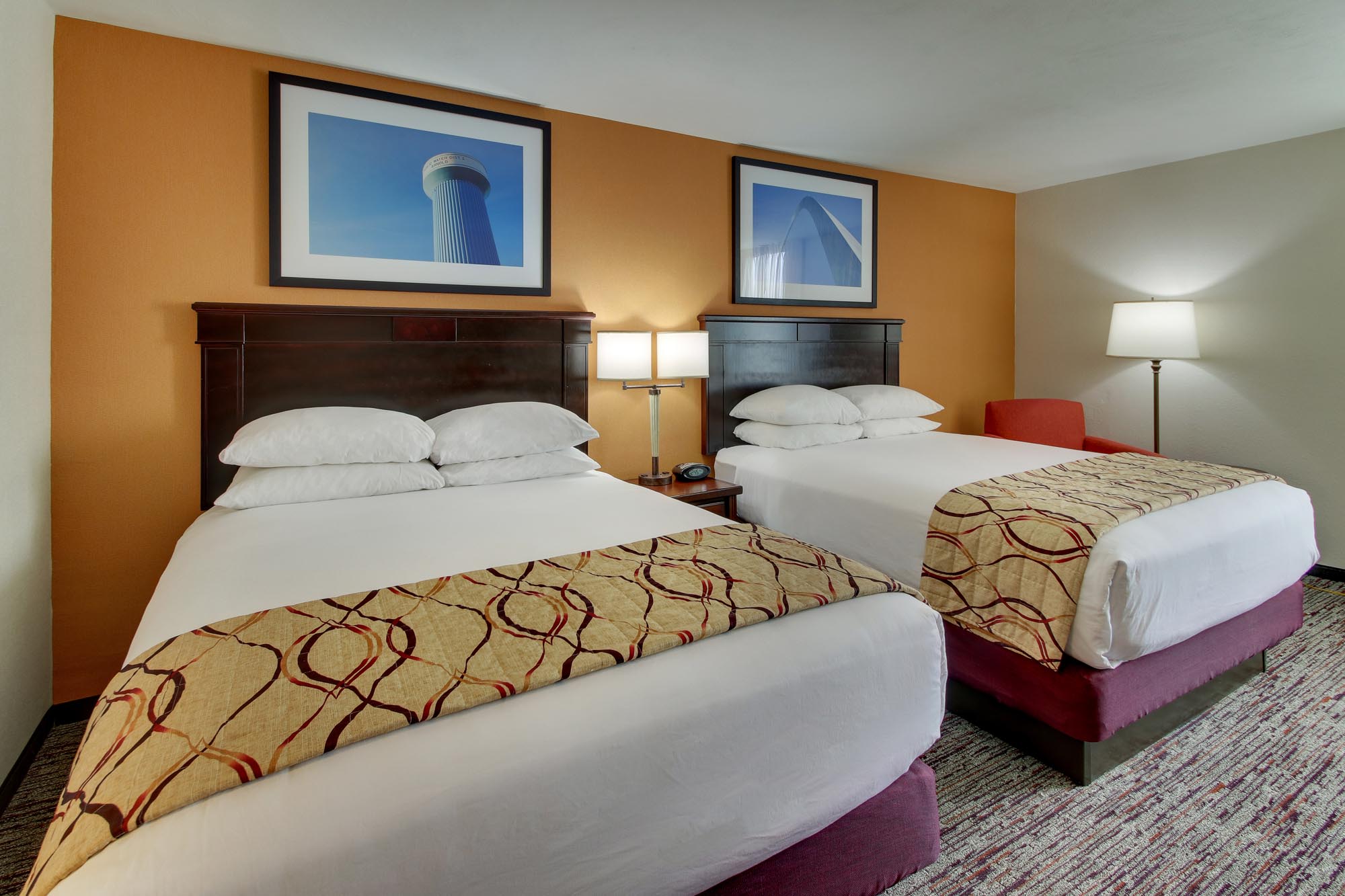 Pear Tree Inn Arnold - Deluxe Queen Guestroom