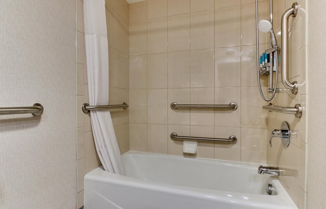 Pear Tree Inn St. Louis Airport - Accessible Bathroom