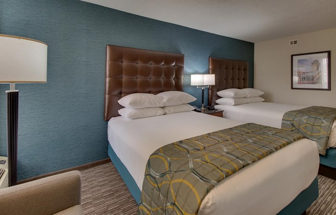 Pear Tree Inn St. Louis Airport - Deluxe Queen Guestroom