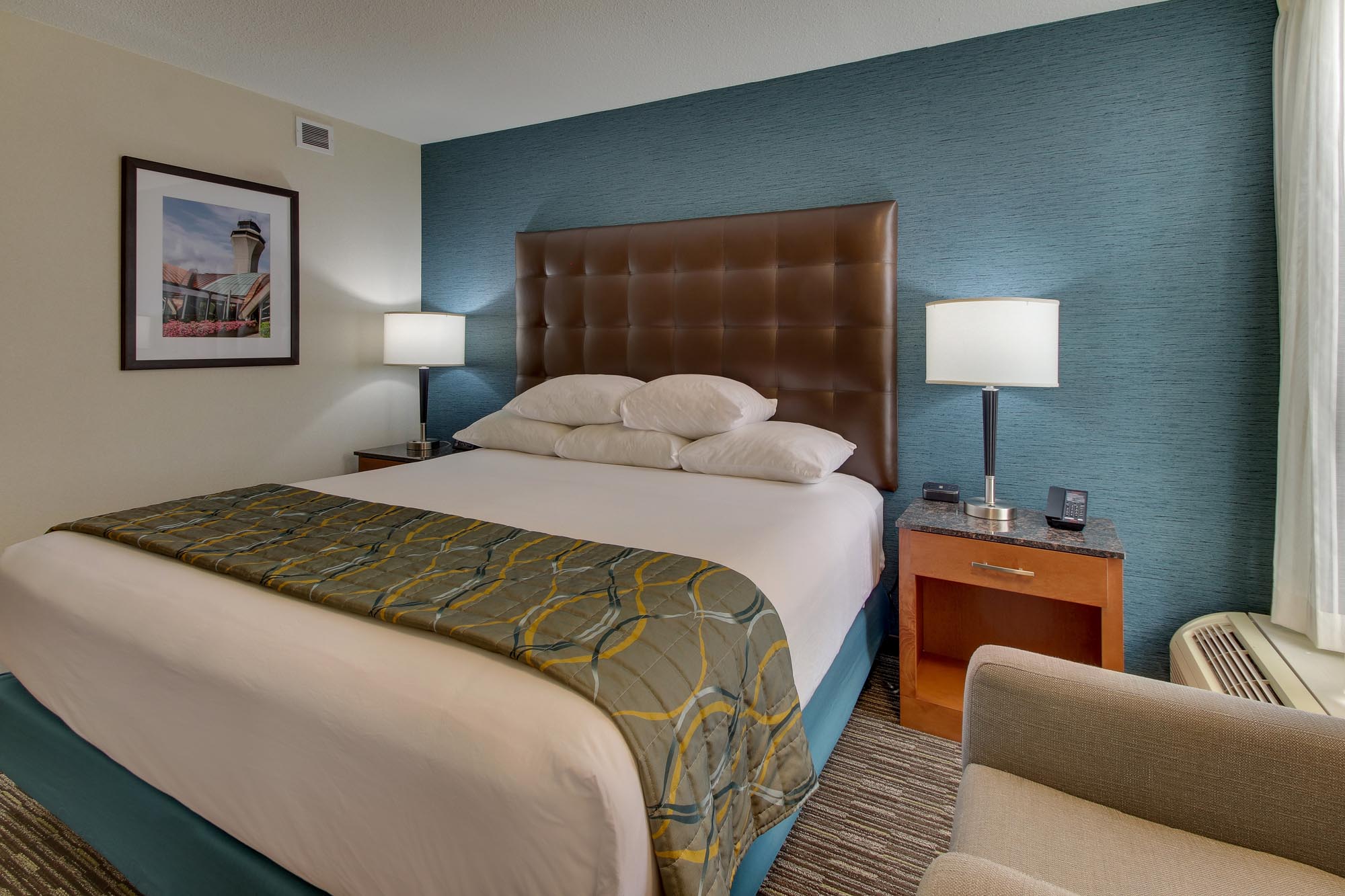 Pear Tree Inn St. Louis Airport - Deluxe Queen Guestroom