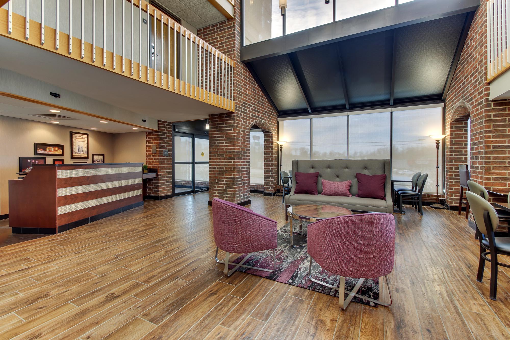 Drury Inn & Suites Poplar Bluff - Lobby