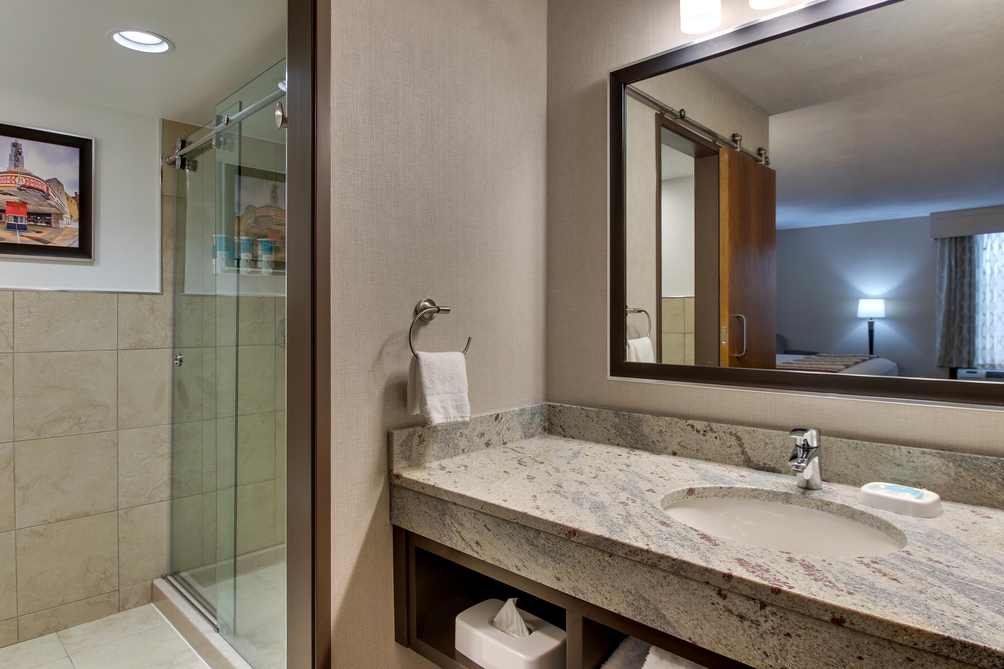 Drury Inn & Suites Poplar Bluff - Two-room Suite Guestroom